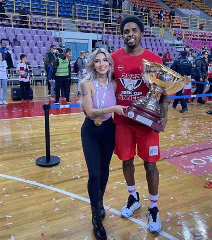 
Brandon McKissic Height, Weight, Net Worth, Age, Birthday, Wikipedia, Who, Nationality, Biography 