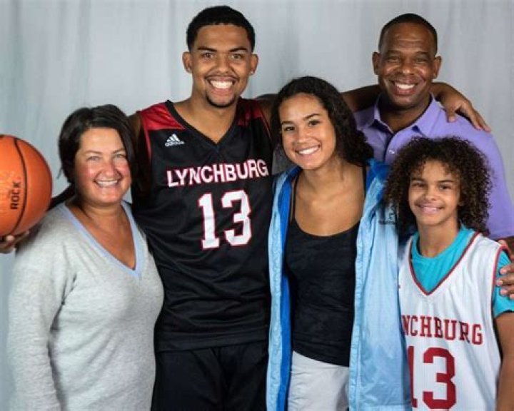 
Hubert Davis and Wife Leslie Davis Age Difference, Their Family Details Explored 