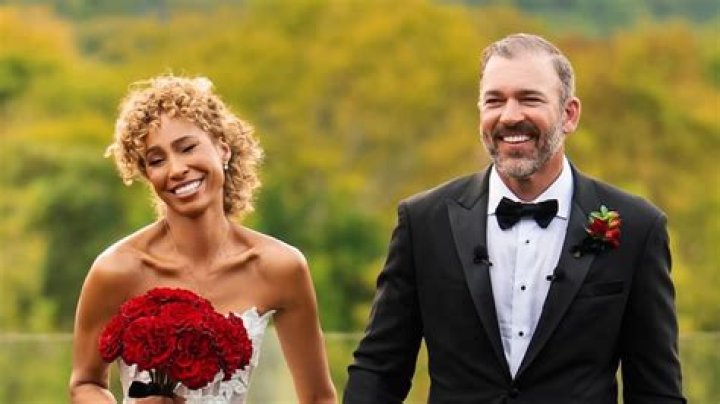 
Is Alec Steele Married to Wife? Or Dating Girlfriend? 