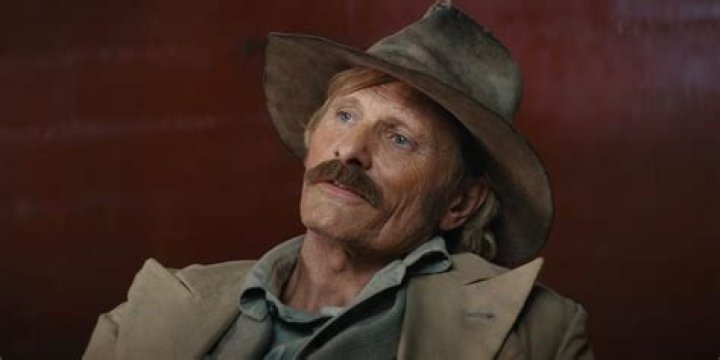 
Is Vigo Mortensen Gay? He Defends Playing Gay Character in New Film, Maybe I’m Not ‘Completely Straight’! 