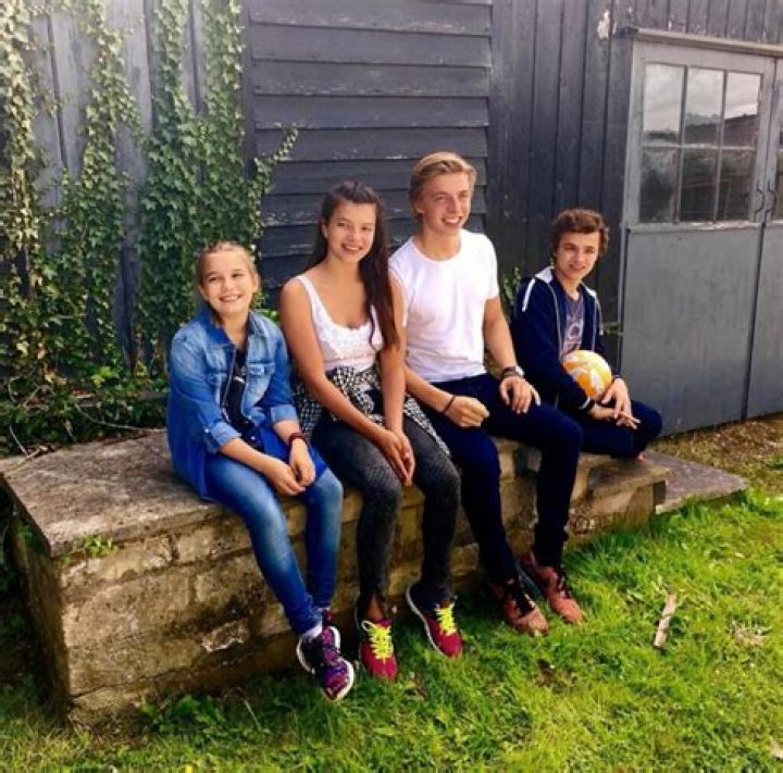 
Lucy Bronze | Siblings And Family 