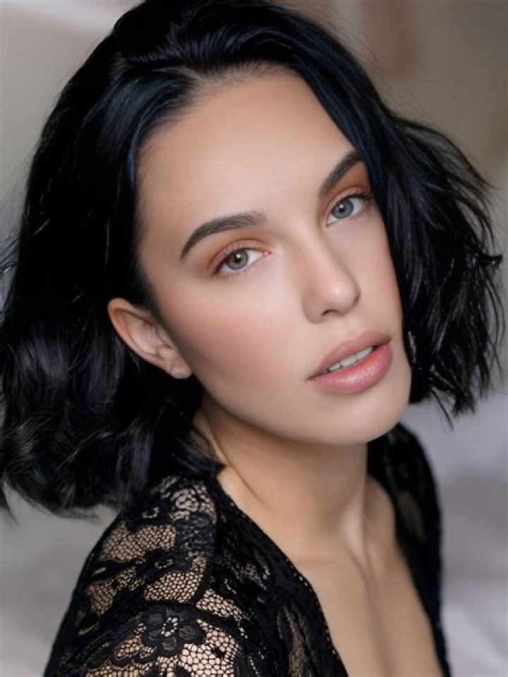 
Marisa Ehret Height, Weight, Net Worth, Age, Birthday, Wikipedia, Who, Nationality, Biography 