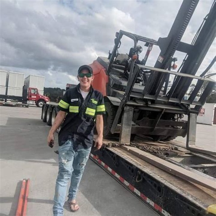 
Towtruck Jess Height, Weight, Net Worth, Age, Birthday, Wikipedia, Who, Nationality, Biography 